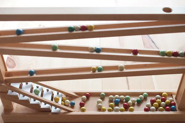 BECK(ベック) クーゲルバーン｜玉転がし×鉄琴の音が楽しい木のおもちゃ