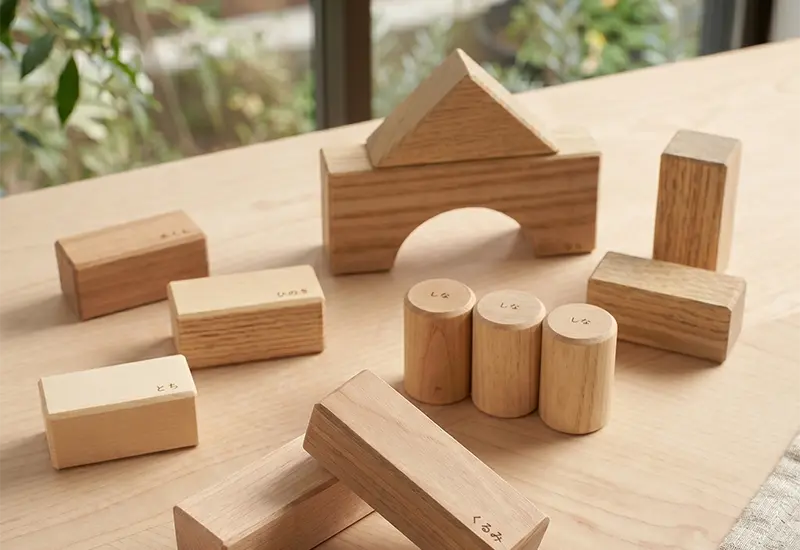 寄木の積木｜国産材の木製積み木・出産祝いに人気｜Oak Village｜木の