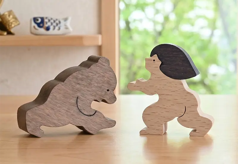 組み木の五月人形 すもうをとるクマと金太郎(小)｜小黒三郎
