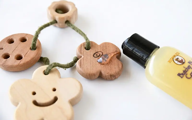 木のおもちゃのお手入れ／蜜蝋ワックス