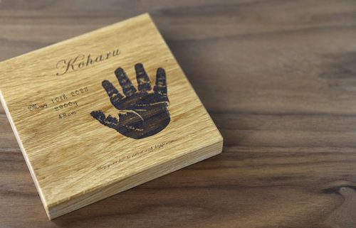 赤ちゃんの手形プレート