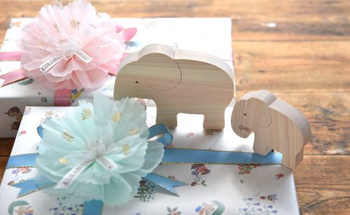 出産祝いに木のおもちゃ？